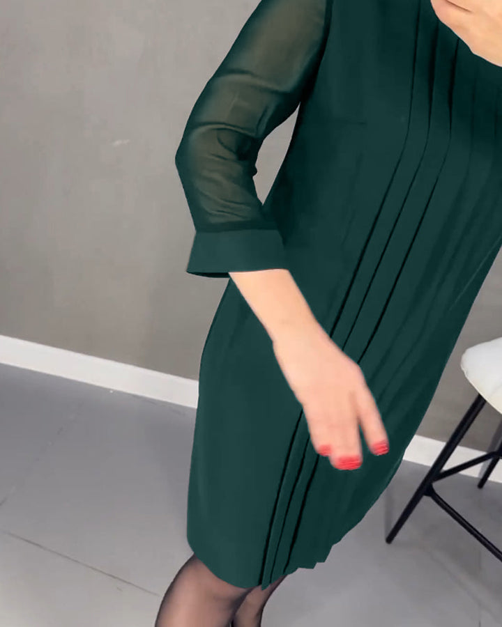 Julia - Elegancka Sukienka z Dekoltem w Serek i Modelującym Krojem