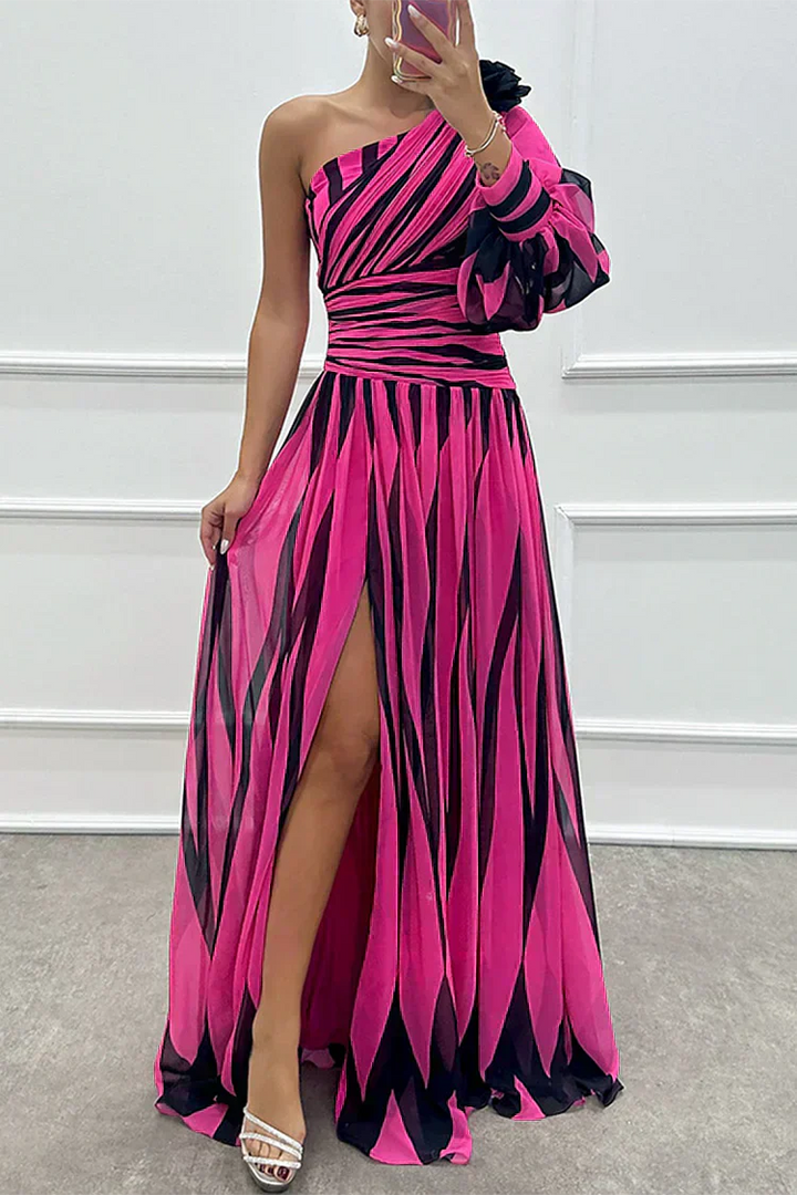 Shiloh - Elegancka Maxi Sukienka w Paski z Jednym Ramieniem