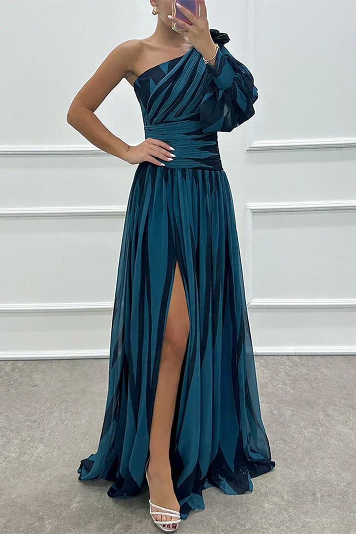 Shiloh - Elegancka Maxi Sukienka w Paski z Jednym Ramieniem