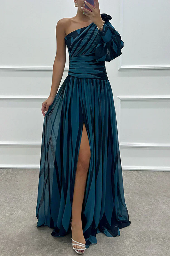 Shiloh - Elegancka Maxi Sukienka w Paski z Jednym Ramieniem