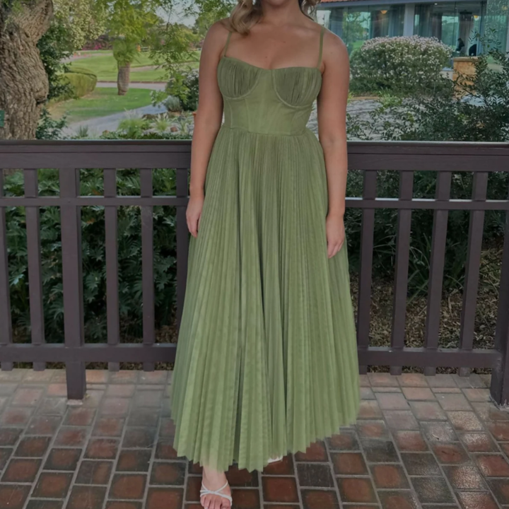 Nikola - Elegancka sukienka Maxi
