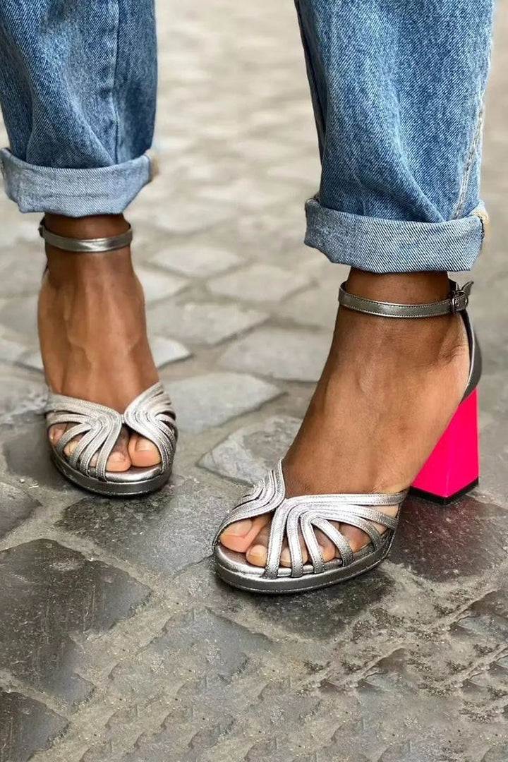 Naelle™ | Lśniące sandały na szerokim obcasie z elegancką klamrą