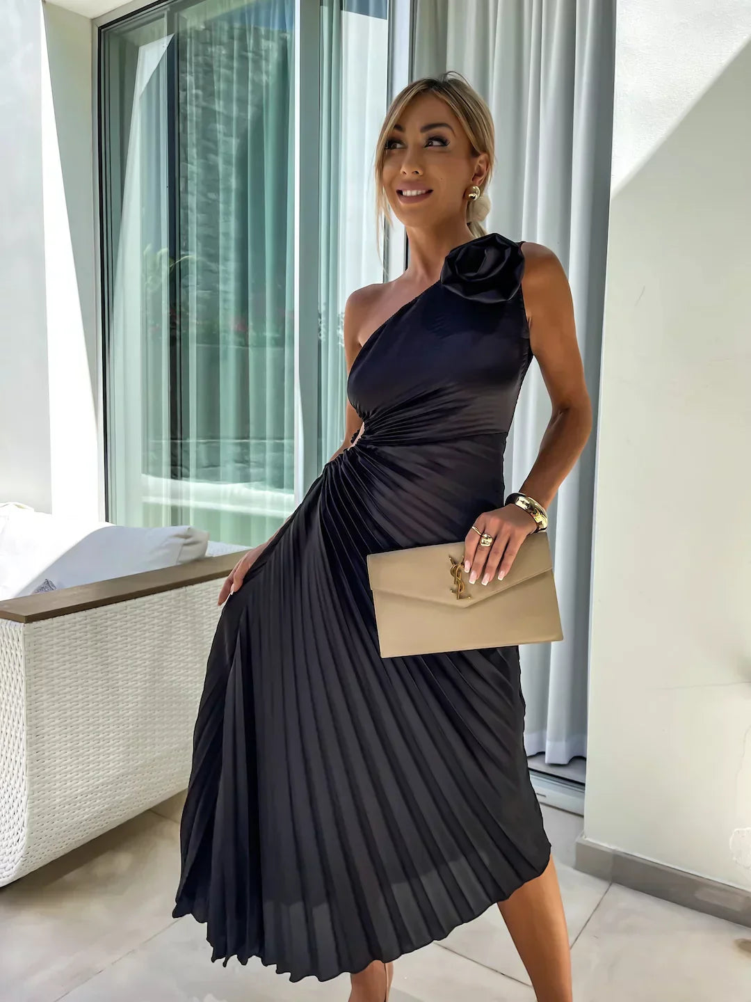 Eya™ | Elegancka Kwiatowa Sukienka Maxi na Jedno Ramię