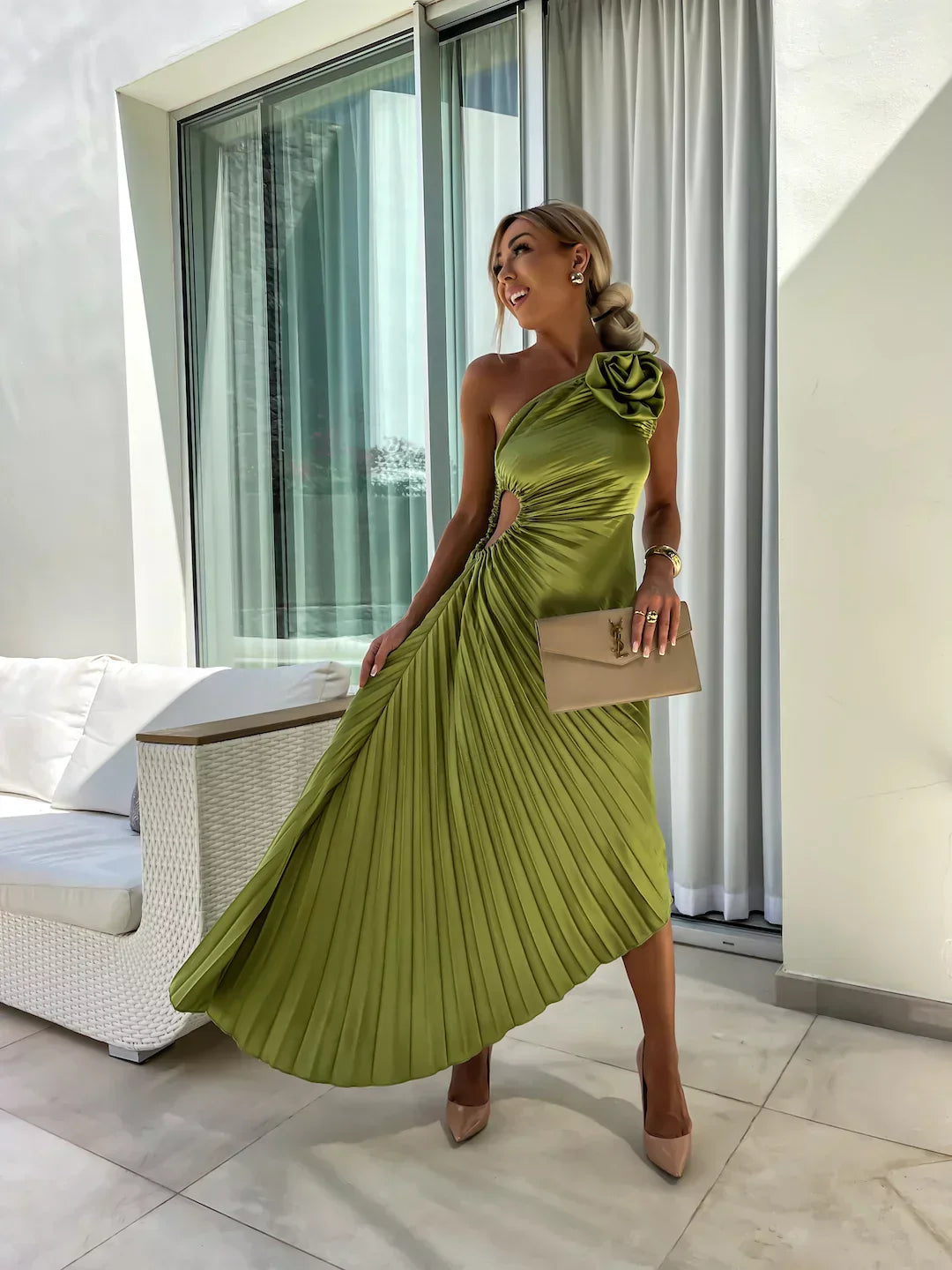 Eya™ | Elegancka Kwiatowa Sukienka Maxi na Jedno Ramię