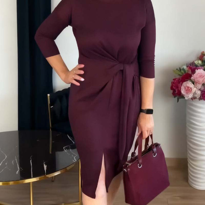 Alina - Elegancka sukienka z wiązaniem i delikatnym rozcięciem